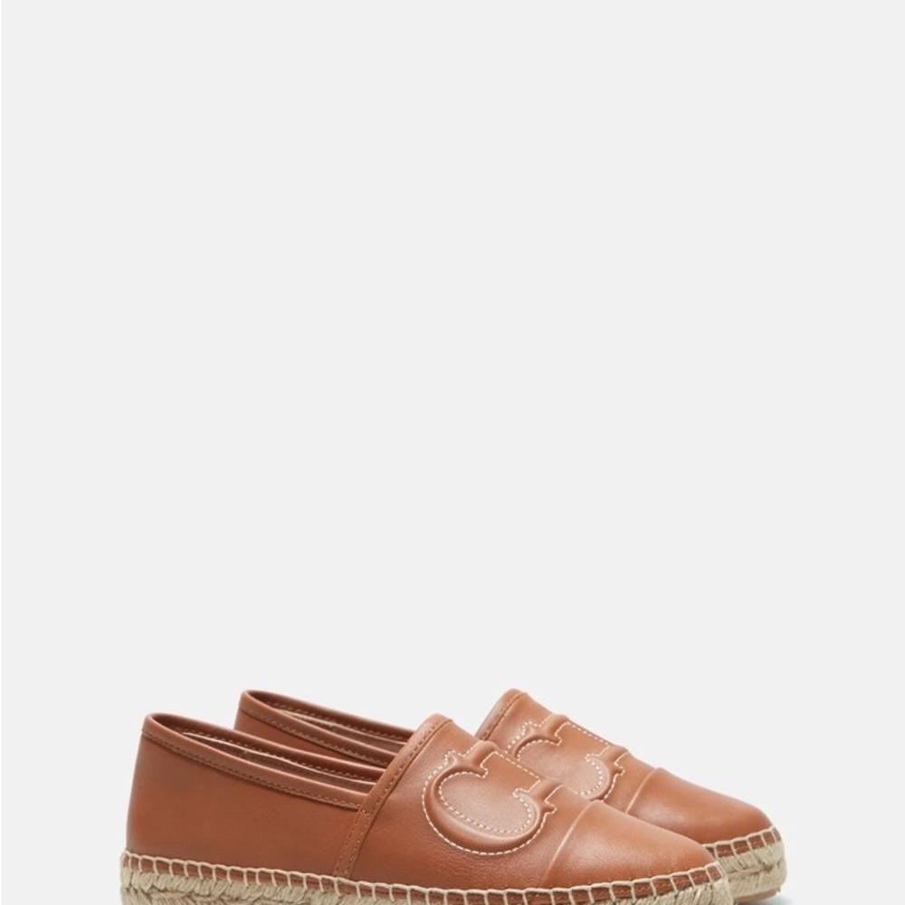Carolina Herrera Tan Leather CH Espadrille Flats with Red Lining - Picture 2 of 8